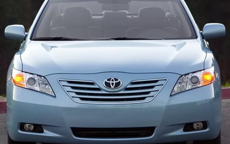 Guia de Usados: análise do Toyota Camry XLE 3.5 V6 2011 e o que considerar antes de comprar; confira preço e ficha técnica