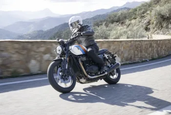 Tudo sobre a nova Triumph Speed Twin 900 2025 no Brasil; preço e ficha técnica