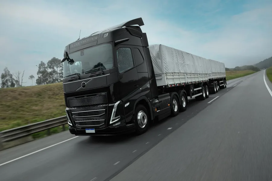 O Volvo FH 540 foi o caminhão mais vendido do Brasil em 2024, com 7.765 unidades, consolidando sua liderança no mercado de pesados e mantendo a preferência dos transportadores.