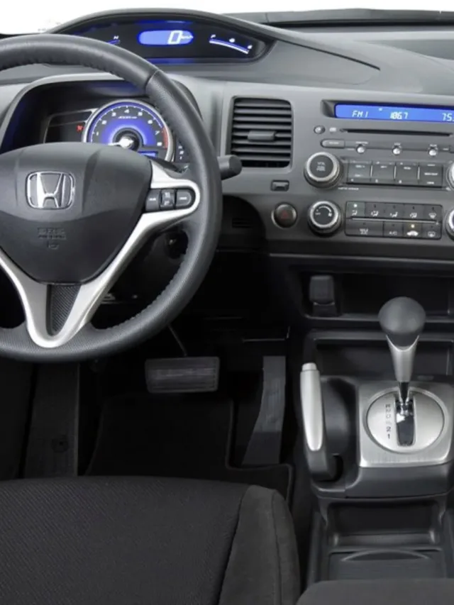 Honda Civic 2010 ainda entrega conforto, mas cobra na manutenção
