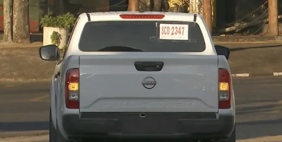 Entenda porque carros da Argentina estão usando placas de papel