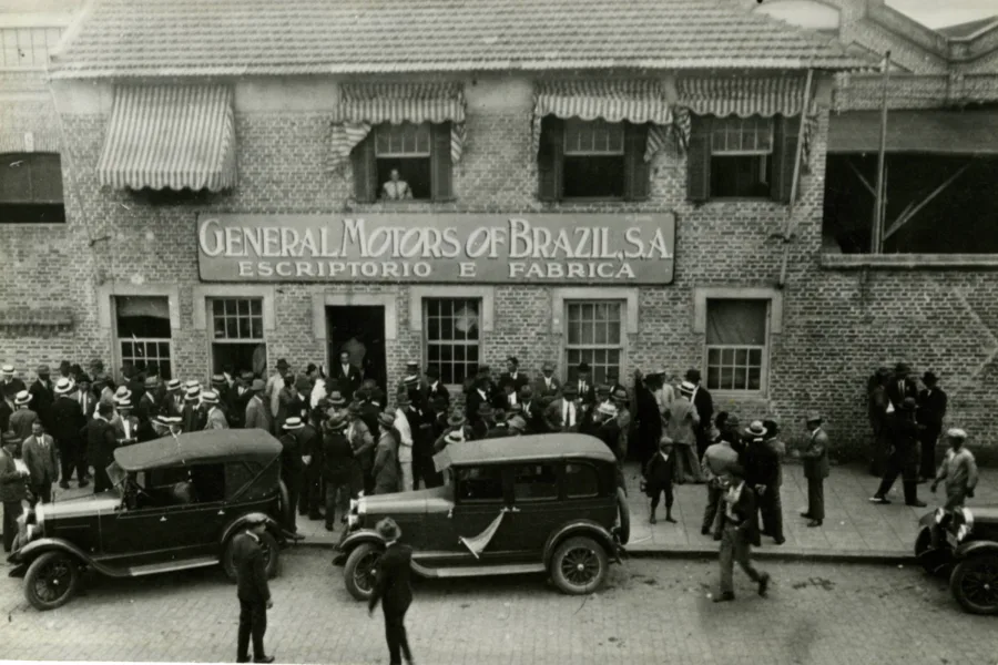 Fachada da primeira linha de montagem da GM no Brasil, localizada no Ipiranga, zona sul de São Paulo - Divulgação.