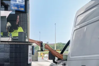 Cobrança de pedágio eletrônico para caminhoneiros começa a valer hoje