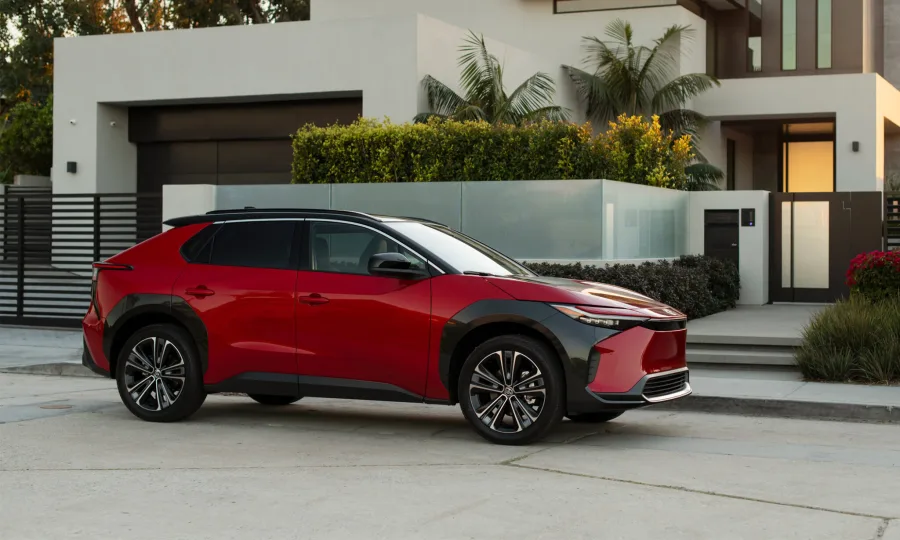 A Toyota ampliou seus investimentos nos Estados Unidos para fortalecer sua produção de veículos elétricos. A nova fábrica de baterias, localizada na Carolina do Norte, começará a operar em abril de 2025.