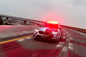 Novo BMW M5 Touring Safety Car estreia na MotoGP 2025