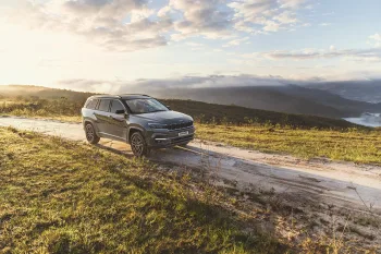 Jeep Commander 2025 Overland 4×4: mais potência, tecnologia e espaço para sete passageiros