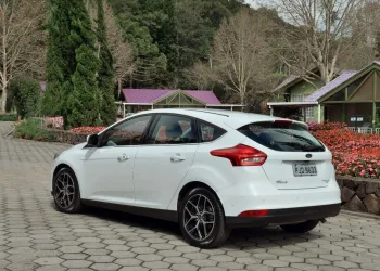 Ford Focus Titanium Plus 2.0 2019 usado: quais os pontos positivos e negativos? Confira ficha técnica, preço e fotos do hatch