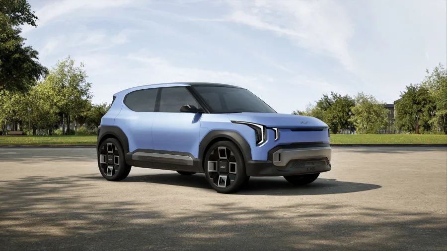 O Kia Concept EV2, compacto elétrico, combina agilidade e acessibilidade, reforçando o compromisso da Kia em democratizar a mobilidade elétrica com preços competitivos e alta tecnologia.