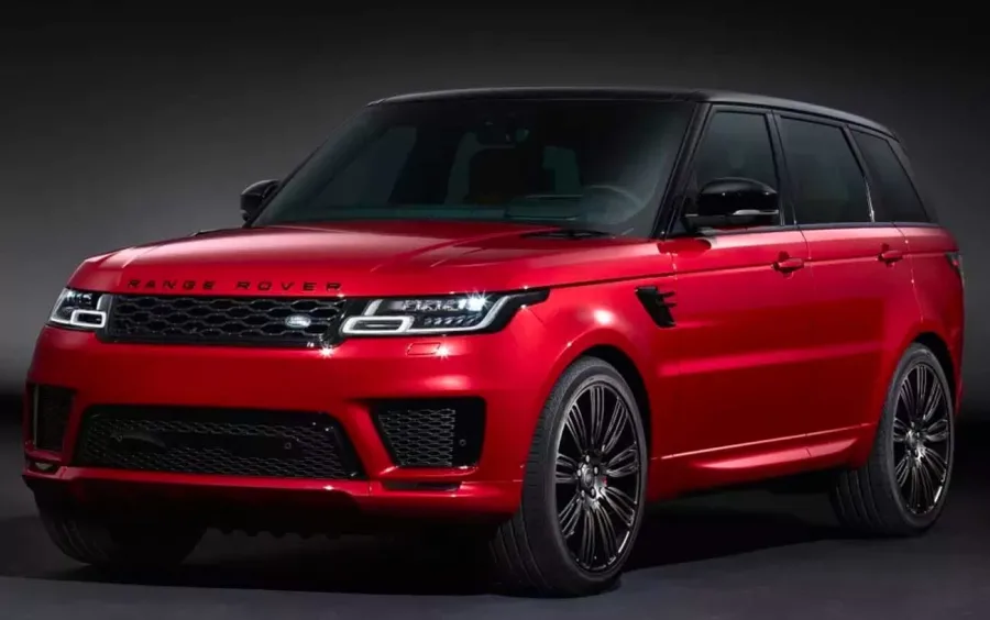 O Range Rover Sport 2020 usado é voltado para quem busca luxo e força. Equipado com motor V6 3.0 de 306 cv, acelera de 0 a 100 km/h em 7,3 s.