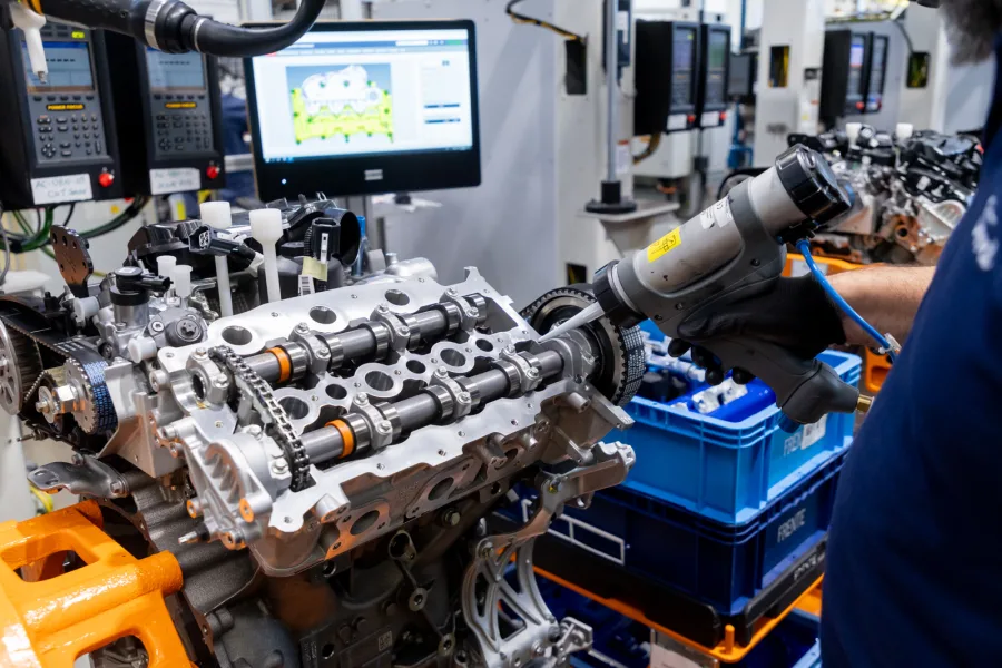 A Ford expandiu sua operação na Argentina com a produção do motor Panther 2.0. O investimento de 660 milhões de dólares modernizou a fábrica de General Pacheco, aumentando a capacidade produtiva.