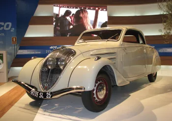 A história do Peugeot 402: inovações, versões e impacto no automobilismo e no cinema