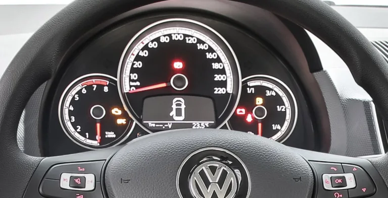 Guia de Usados: Vale a pena comprar um Volkswagen Up Connect 1.0 TSI 2020 usado? Confira ficha técnica, preço e fotos do compacto