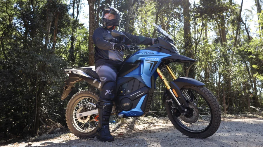 A Watts lança a W-Trail, primeira moto elétrica trilheira do Brasil, trazendo motor central de 12.000 W, torque de 38,7 kgfm e autonomia de 100 km. O modelo chega às lojas em 15 de fevereiro.