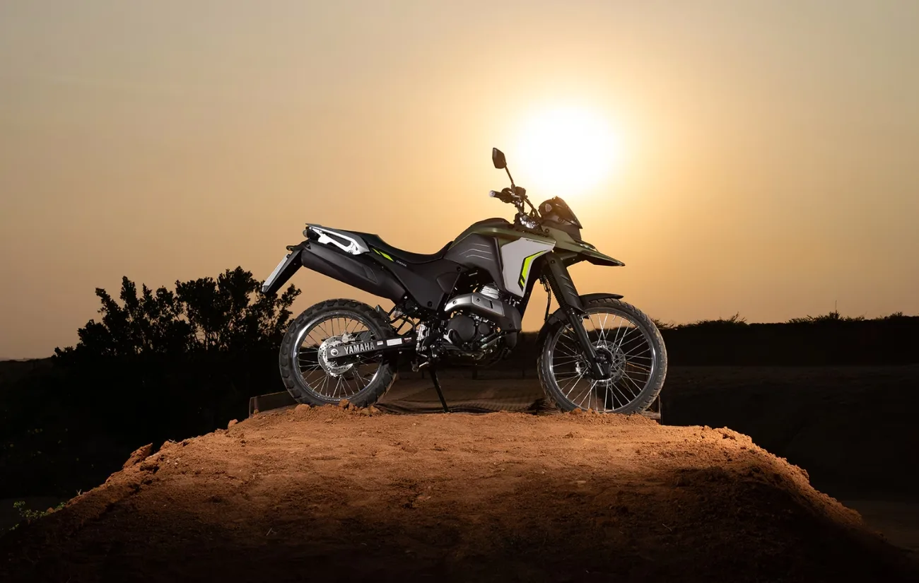 A Yamaha lançou a Lander Connected 2025, atualizando sua linha de motocicletas on/off-road com conectividade e novo design. O modelo traz painel digital ampliado e sistema Yamaha Motorcycle Connect.