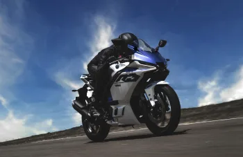 Tudo que você precisa saber sobre a nova Yamaha R3 Connected 2025 no Brasil; preço, design e ficha técnica