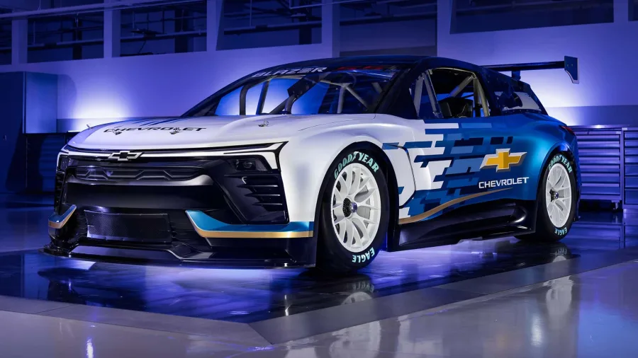 A Chevrolet revelou o Blazer EV.R NASCAR, um SUV elétrico de 1.300 cv que pode redefinir as corridas. Com três motores e tração integral, o modelo desafia a tradição dos V8 a combustão.