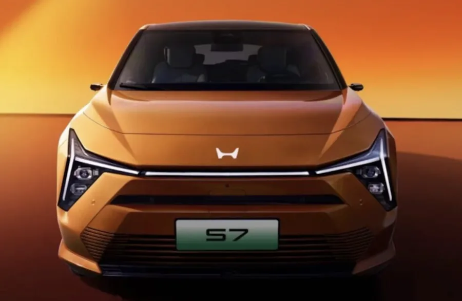 A pré-venda do Ye S7 já começou, mas a Honda ainda não confirmou a data oficial de lançamento. O modelo será o primeiro de seis elétricos planejados para os próximos anos no mercado chinês.