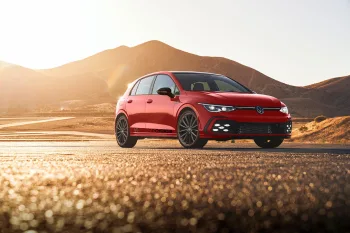 O Golf GTI 2025 será lançado no Brasil com valores que podem ultrapassar R$ 400 mil