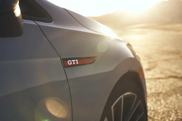 O Golf GTI 2025 será lançado no Brasil com valores que podem ultrapassar R$ 400 mil