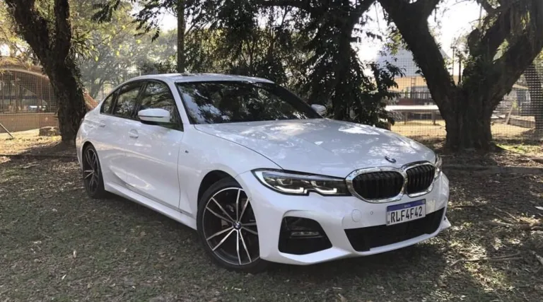 Avaliação do BMW 320i Sport 2.0 2020: pontos fortes, defeitos e dicas de compra de um usado; veja preço, fotos e ficha técnica