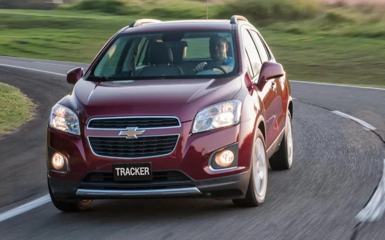 Guia de Usados: ficha técnica do Chevrolet Tracker LTZ 1.8 2015; confira preço, desempenho e fotos do SUV