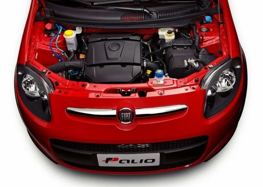 Motor 1.6 16V flex, potência de 117 cv no etanol e 115 cv na gasolina, aceleração de 0 a 100 km/h em 9,8 s e velocidade máxima de 193 km/h. Combustível: etanol/gasolina.