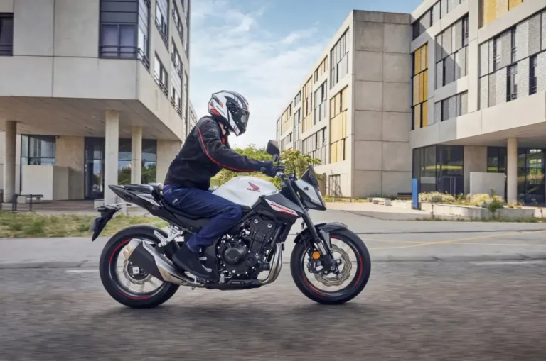 Nova Honda CB 500 Hornet 2025: tudo sobre a naked que desafiará a Yamaha MT-03 no Brasil