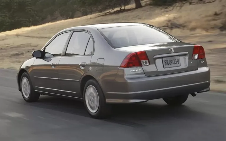 Honda Civic 2004 automático: tabela Fipe, consumo e tudo mais pra você saber se esse carro é bom pra você