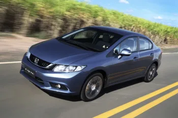 Guia de Usados: ficha técnica do Honda Civic LXR 2.0 2015 automático flex; confira preço, consumo, desempenho e fotos do sedan