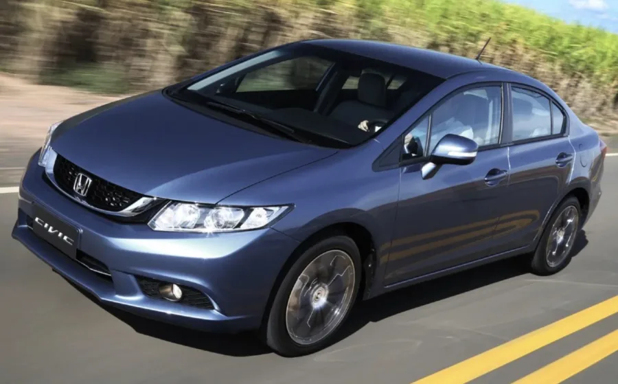 O Honda Civic LXR 2.0 2016 é ideal para quem busca um sedã confiável, com espaço, conforto e mecânica robusta, sendo excelente tanto para cidade quanto para viagens.