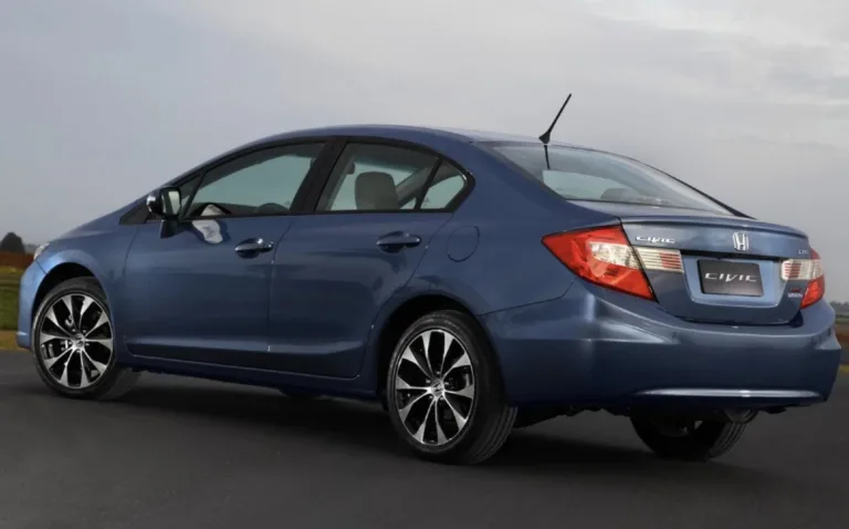 Vale a pena comprar um Honda Civic LXR 2.0 2016 usado? Confira o guia completo; veja preço, fotos e ficha técnica
