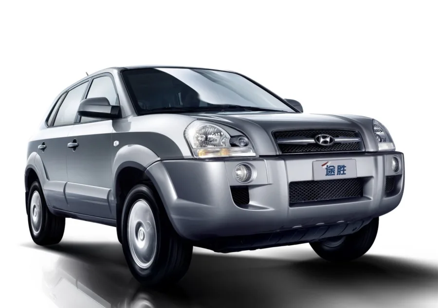 O Tucson 2.0 automático ainda atrai compradores que buscam robustez e interior amplo, mas descobre rápido que o SUV quase nunca aparece na faixa dos R$ 30 mil.