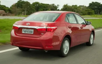 Toyota Corolla GLi 1.8 2015 manual: o que considerar antes de comprar um usado; confira ficha técnica, preço e fotos do sedan