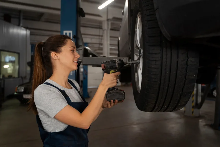 Quanto custa fazer alinhamento e balanceamento dos pneus do carro? Veja custos e a importância desse procedimento