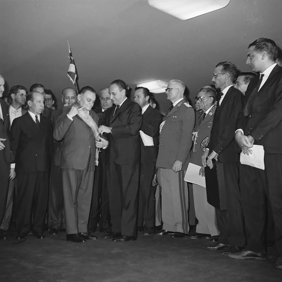 Posse de Castelo Branco como Presidente da República, 1964.