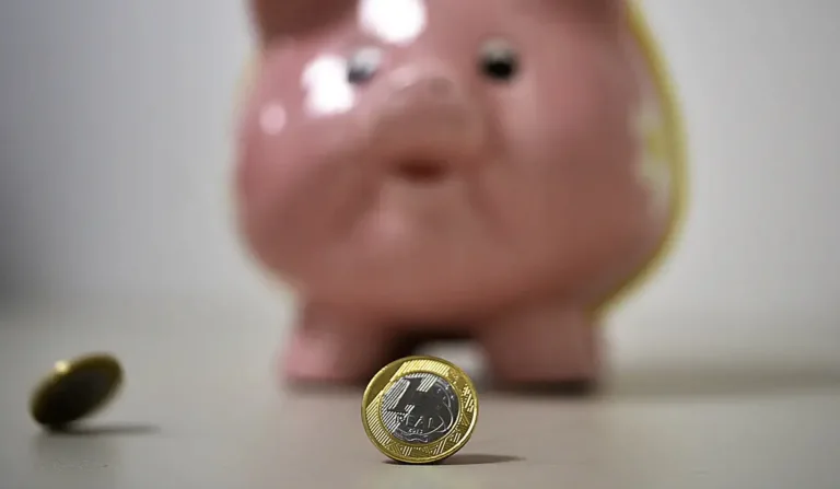 Governo cria novo empréstimo consignado para trabalhadores CLT: Crédito do Trabalhador pode ser usado para compra de carro ou moto?