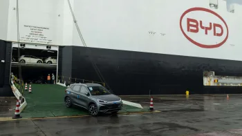 BYD amplia importação de carros elétricos com seu enorme navio enquanto aguarda início da produção no Brasil