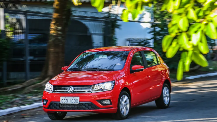 Volkswagen Gol lidera vendas de carros usados em fevereiro, seguido por Fiat Strada, Fiat Uno e VW Saveiro