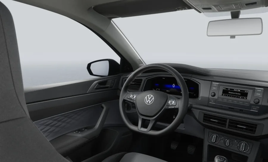 O Volkswagen Virtus Sense vem com seis airbags, piloto automático, assistente de partida em rampa, mas carece de sensores de estacionamento e câmera de ré para maior conforto.