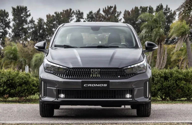 Fiat Cronos 2026 chega renovado com motor 1.0 e 1.3, mais tecnologia e espaço