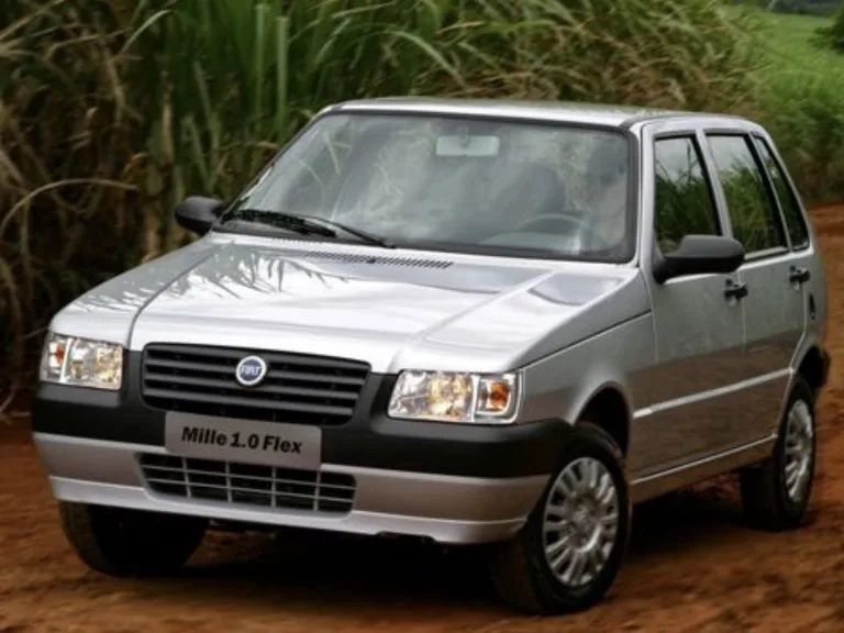 Fiat Uno Mille 2005 Fire 1.0 Flex 4 Portas: um velho amigo que ainda pode te ajudar muito no dia a dia na cidade; confira ficha técnica, preço e fotos