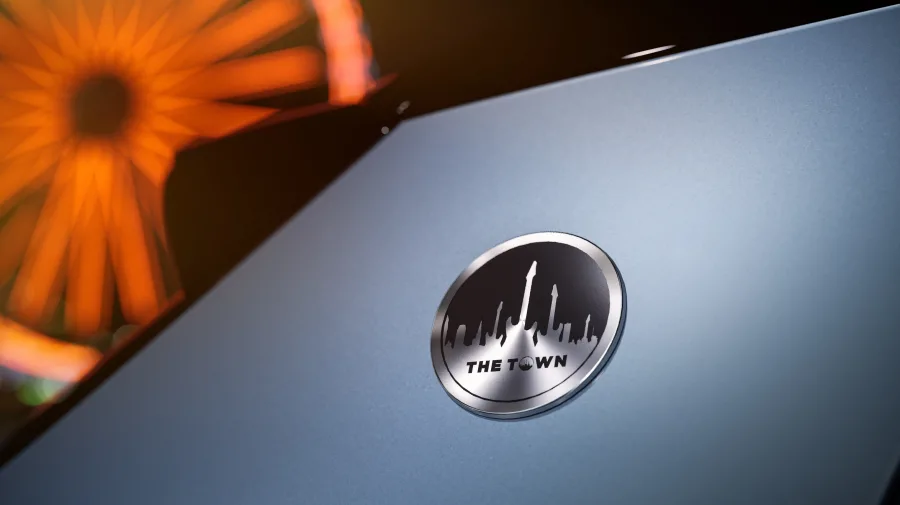 O festival The Town teve estreia em 2023 com ingressos esgotados e retorna em 2025 com promessa de um espetáculo maior. O evento ocupa 350 mil m² e atrai milhares de pessoas.