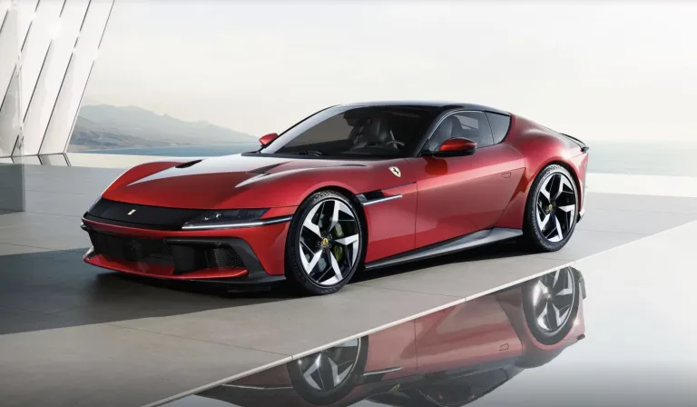 Ficha técnica da Ferrari 12Cilindri 2025: o rugido que emociona até os mais frios