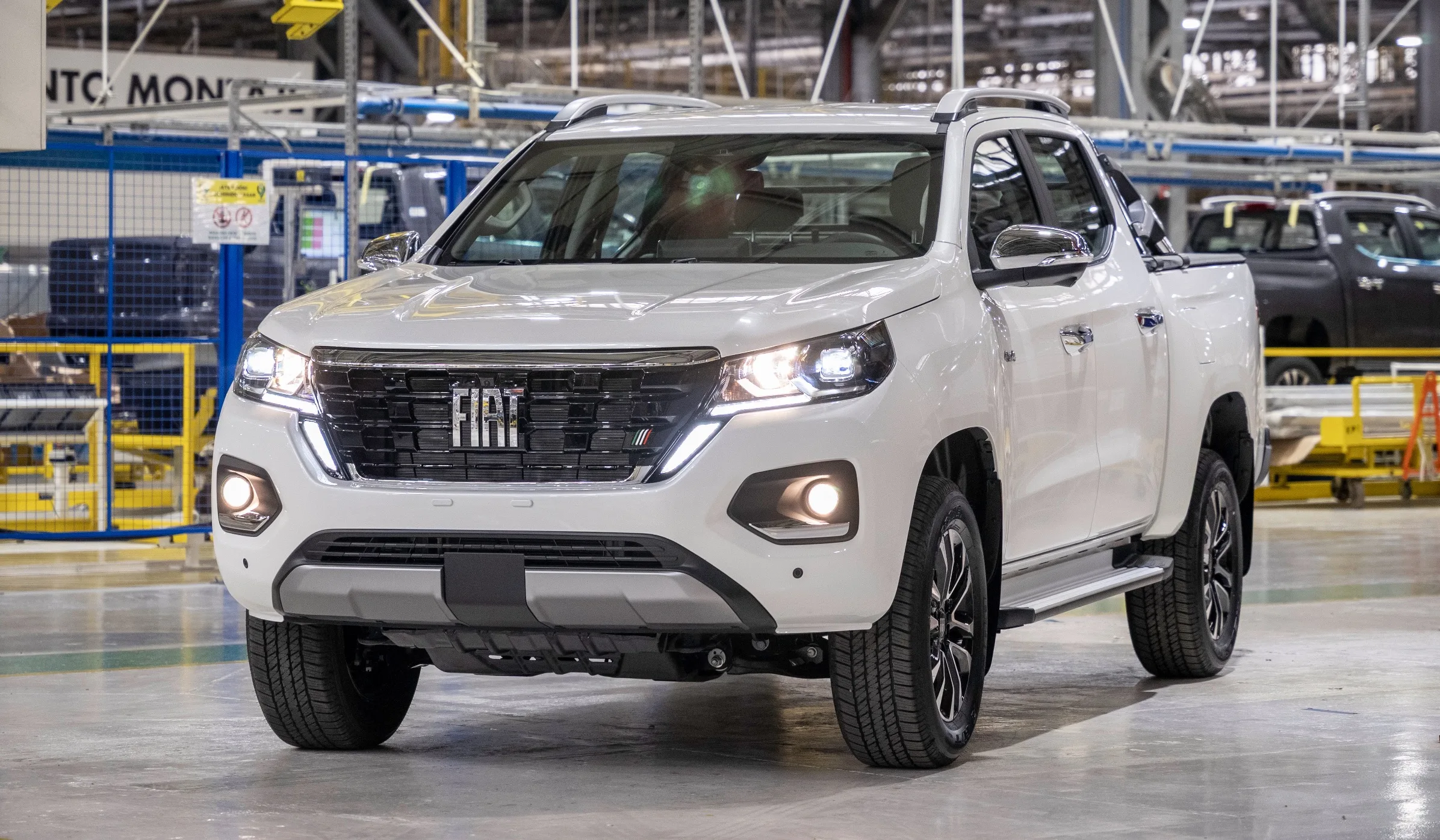 Fiat Titano estreou com motor abaixo do esperado e suspensão dura. Após reclamações, ganhou mais potência, torque maior, direção elétrica e passou a entregar conforto e força compatíveis.