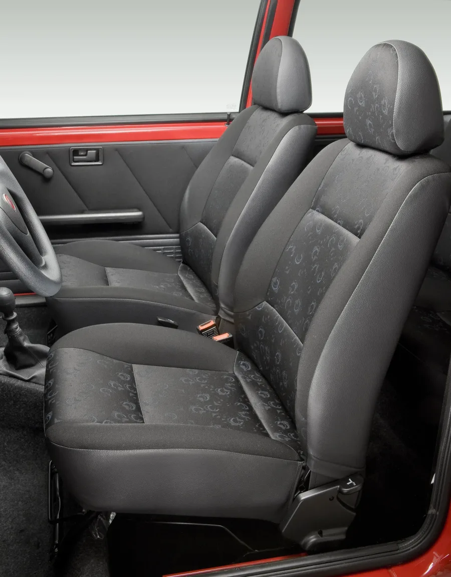 Antes de comprar o Fiat Uno Mille Economy 1.0 2009 usado, verifique a condição da suspensão, do câmbio e do motor. Peça um laudo técnico detalhado e um histórico de manutenção para evitar surpresas futuras.