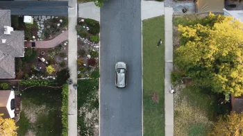 Toyota RAV4 2026 será revelado em 20 de maio com novo design, mas detalhes já vazaram