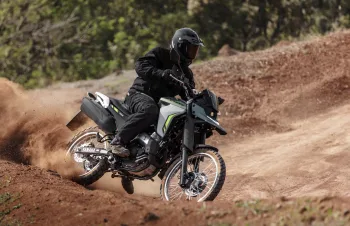 Yamaha Lander Connected 2025 mantém motor robusto e ganha conectividade via app