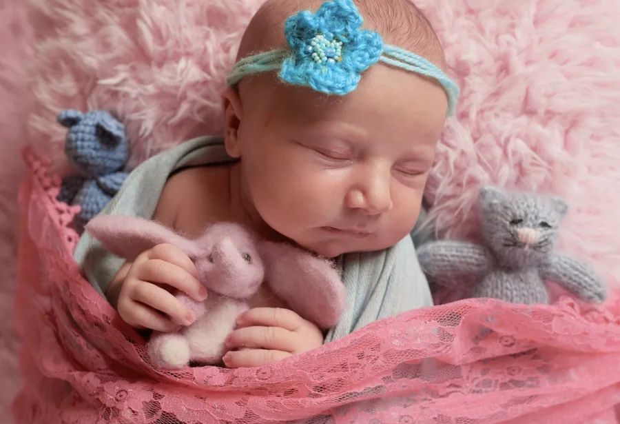 Funcionária leva à Justiça caso de humilhação ao pedir licença-maternidade para cuidar de bebê reborn