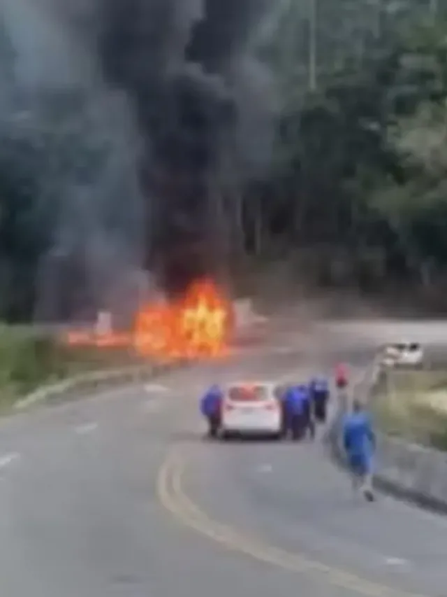 Acidente na BR-280 em SC deixa mortos e causa explosão na rodovia