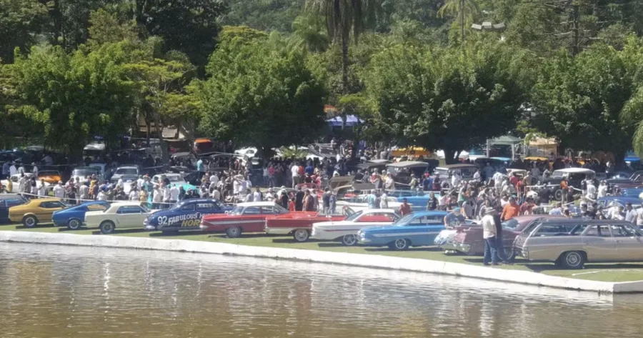 Águas de Lindóia recebe maior encontro de carros antigos da América Latina